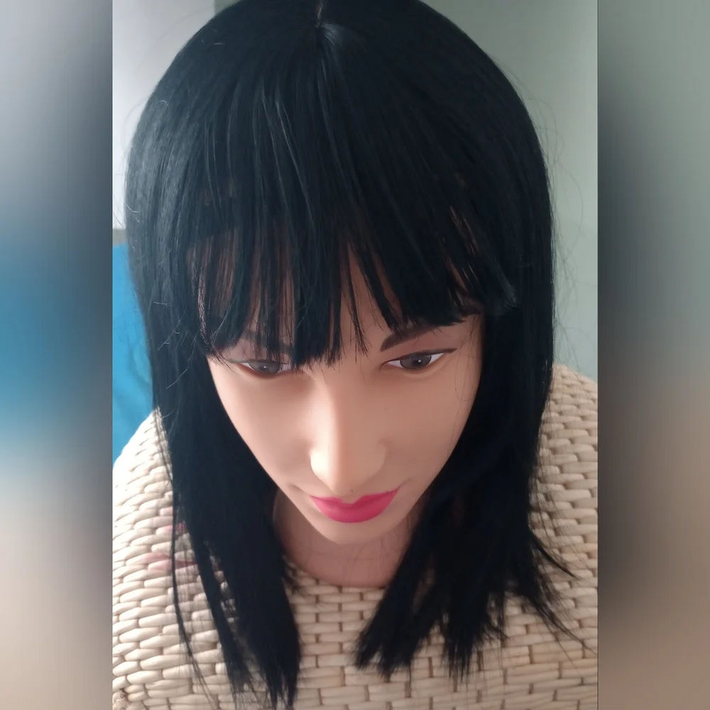 New Elegant Black Wig Tapered Bob 14